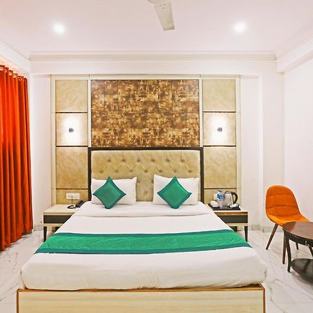 The Almora Residency - Complimentary Airport Trasnfer Otel Yeni Delhi Dış mekan fotoğraf