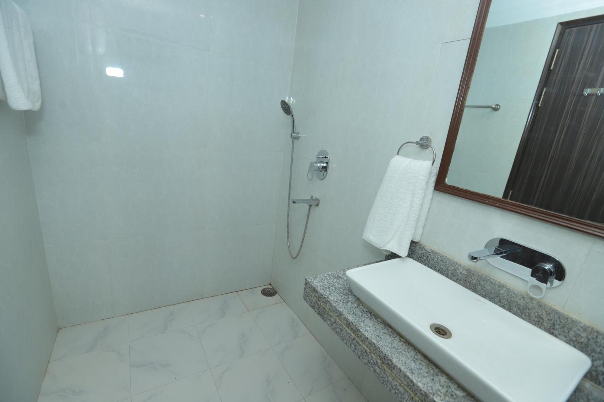 The Almora Residency - Complimentary Airport Trasnfer Otel Yeni Delhi Dış mekan fotoğraf