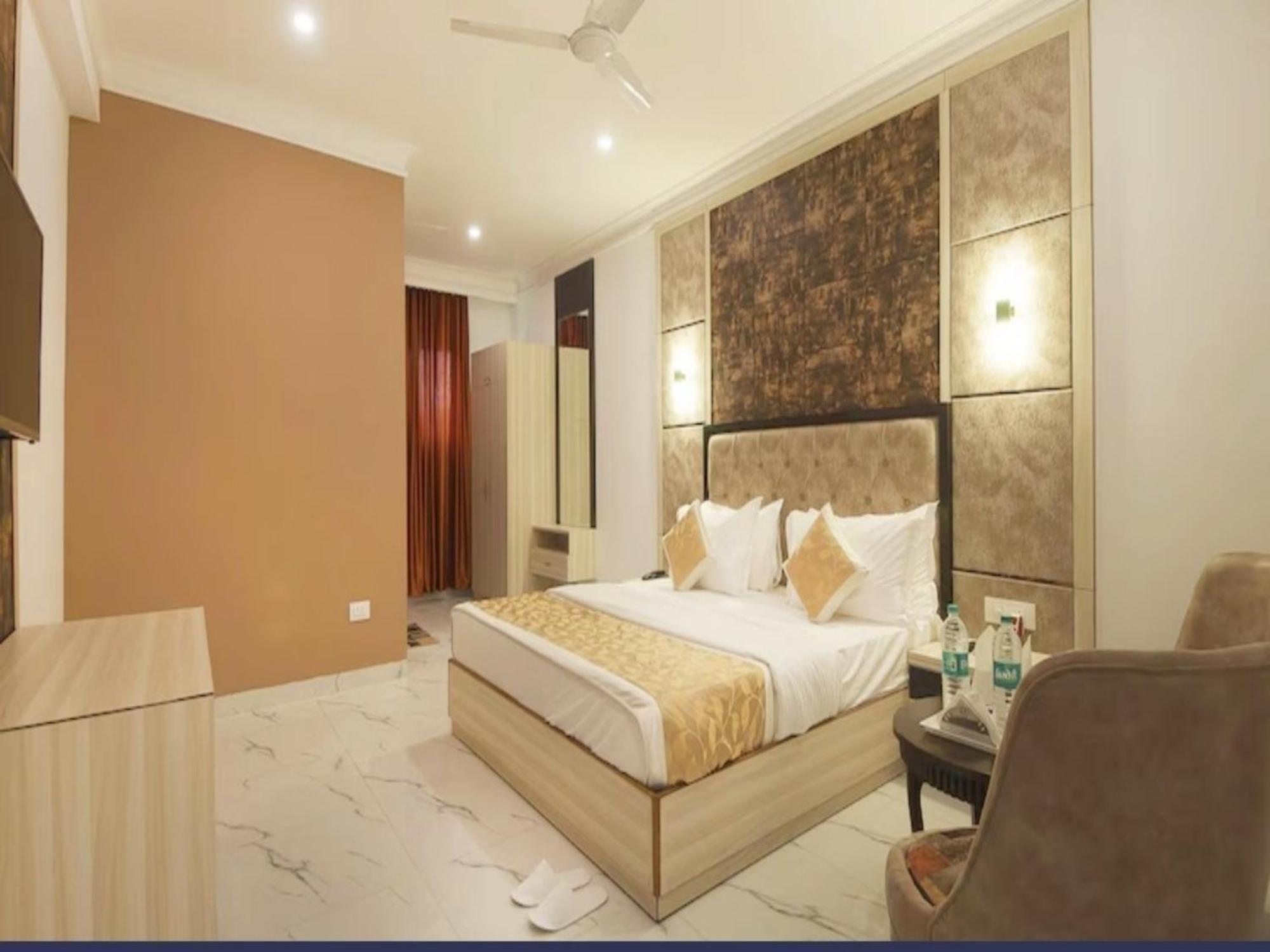 The Almora Residency - Complimentary Airport Trasnfer Otel Yeni Delhi Dış mekan fotoğraf