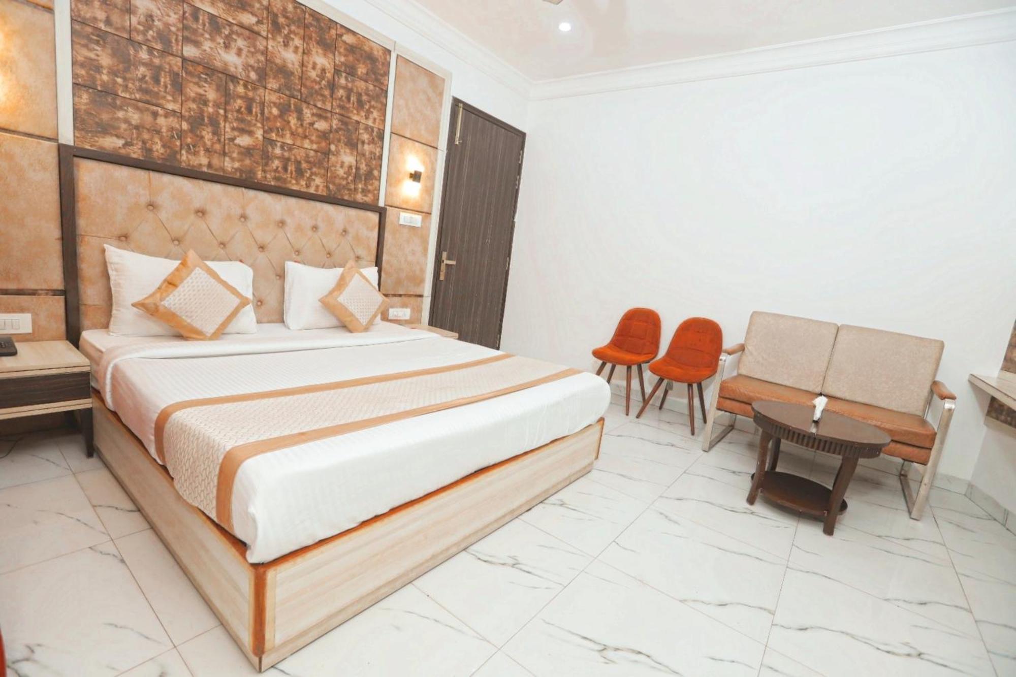 The Almora Residency - Complimentary Airport Trasnfer Otel Yeni Delhi Dış mekan fotoğraf