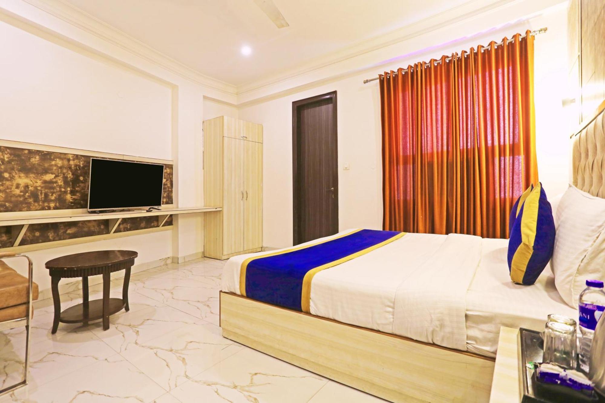 The Almora Residency - Complimentary Airport Trasnfer Otel Yeni Delhi Dış mekan fotoğraf