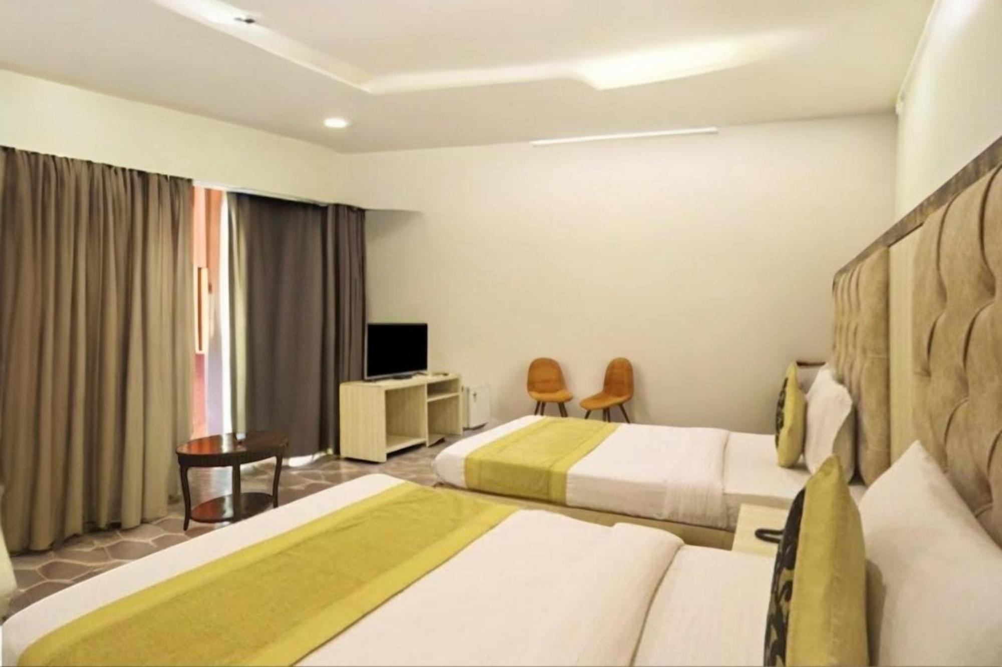 The Almora Residency - Complimentary Airport Trasnfer Otel Yeni Delhi Dış mekan fotoğraf